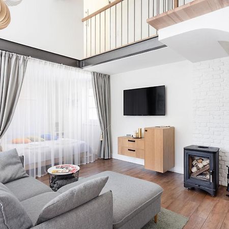 3 Bedroom Apartment 24H Self Check In, Free Parking, Ac, Fireplace Вильнюс Экстерьер фото