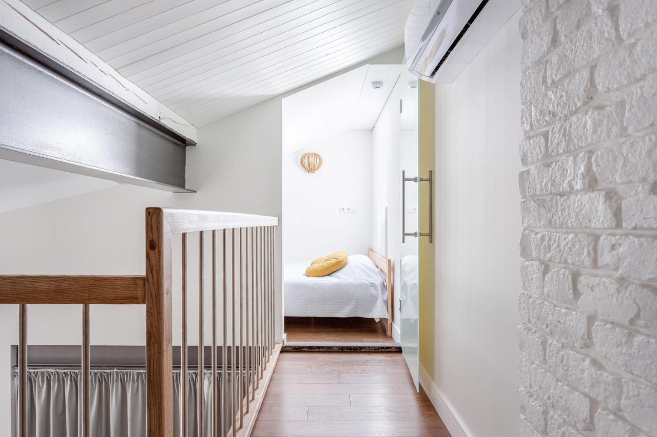 3 Bedroom Apartment 24H Self Check In, Free Parking, Ac, Fireplace Вильнюс Экстерьер фото